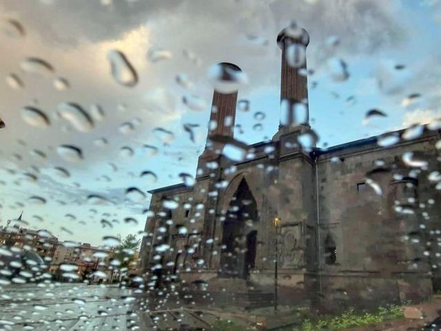 Meteoroloji'den Doğu Anadolu için sağanak ve kuvvetli rüzgar uyarısı