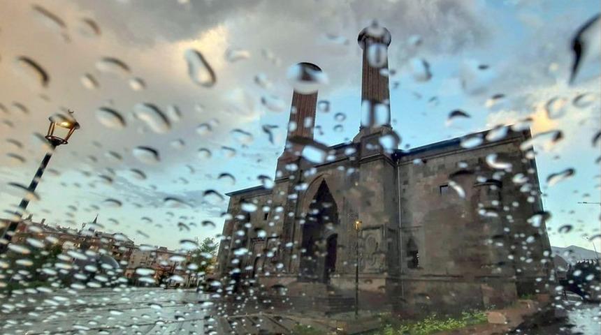 Meteoroloji'den Doğu Anadolu için sağanak ve kuvvetli rüzgar uyarısı
