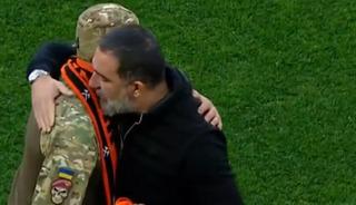 Arda Turan'dan Ukraynalı askere unutulmaz jest!