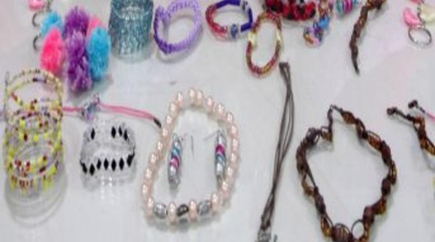 Minik tasarımcılar hem &ouml;ğreniyor, hem &uuml;retiyor