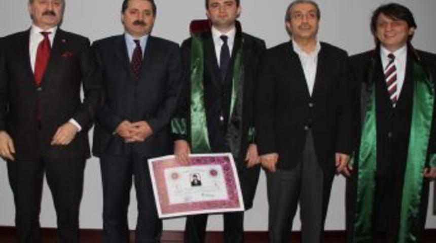 Bakan &Ccedil;elik'in oğlu avukat oldu, t&ouml;rene Bakan &Ccedil;ağlayan ve Eker de katıldı