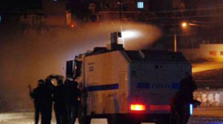 PKK sempatizanı çocuklar Türk bayrağı yaktı