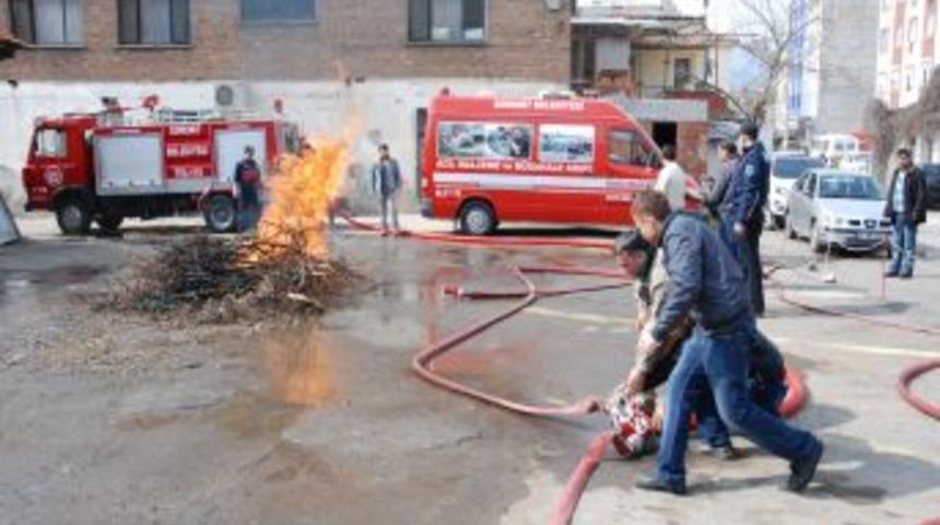 Edremit Belediyesi yangın riski bulunan işletmelere s&ouml;nd&uuml;rme eğitimi veriyor