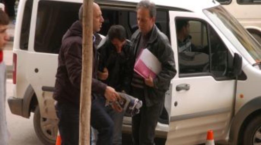 Adana'da telefon ve para gasp eden 5 kişi yakalandı