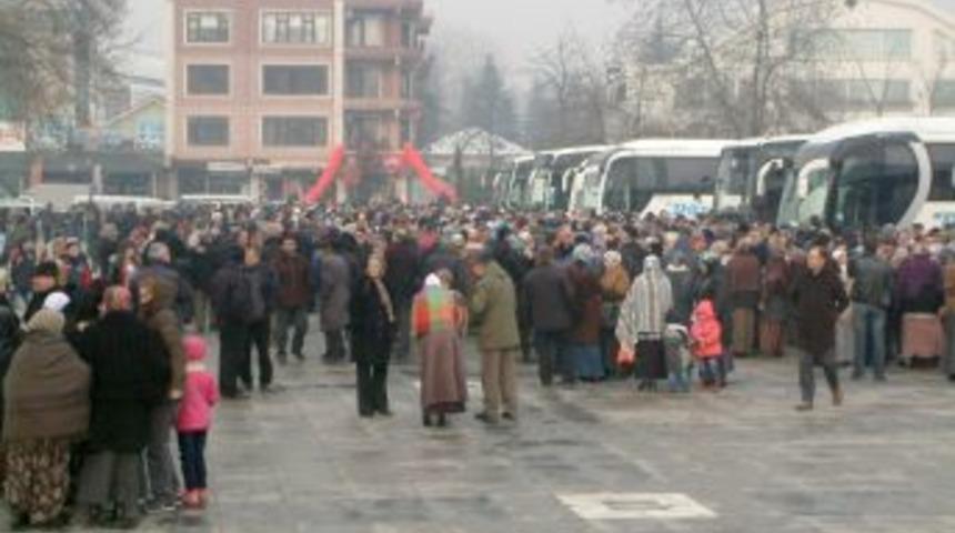 G&ouml;zyaşı ve dualarla kutsal topraklara uğurlandılar
