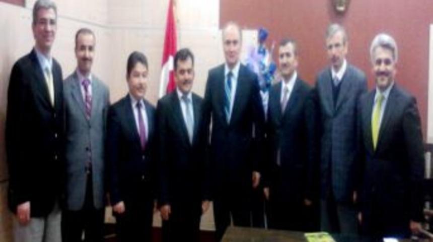 Yeni m&uuml;d&uuml;re, eğitim derneklerinden ziyaret