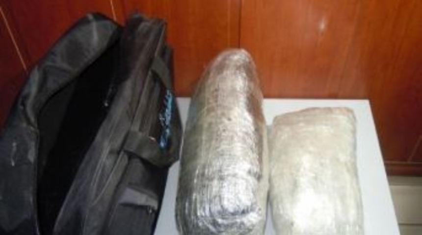 Yolcu otob&uuml;s&uuml;nde esrar ele ge&ccedil;irildi