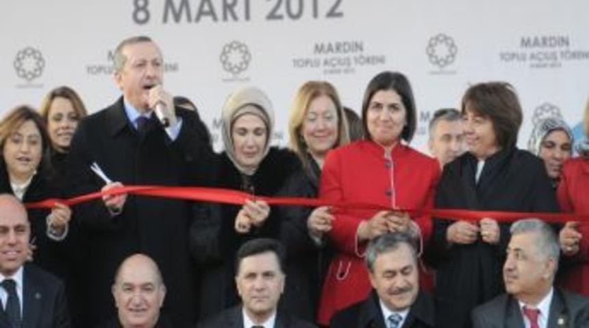 Erdoğan'dan annelere: &Ccedil;ocuklarınızın dağda katledilmesine seyirci kalmayın