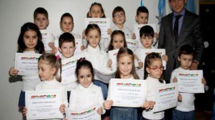 Anasınıfı &ouml;ğrencilerinden şiir dinletisi