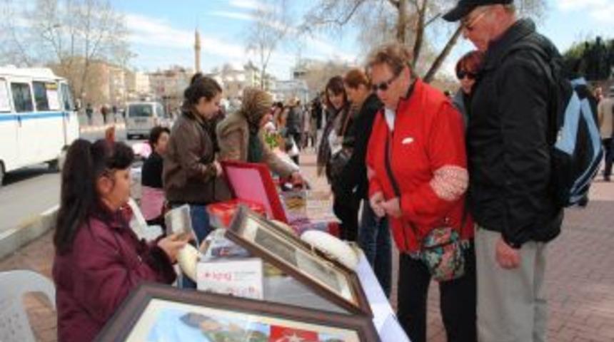 İş kadınları fuarında dereceye girenler &ouml;d&uuml;llendirildi