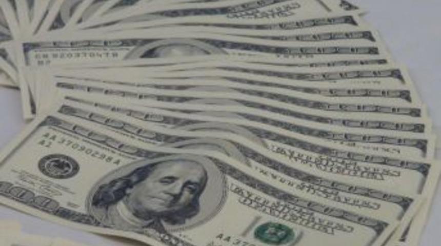 Kalpazanlar parayı evde saklamış