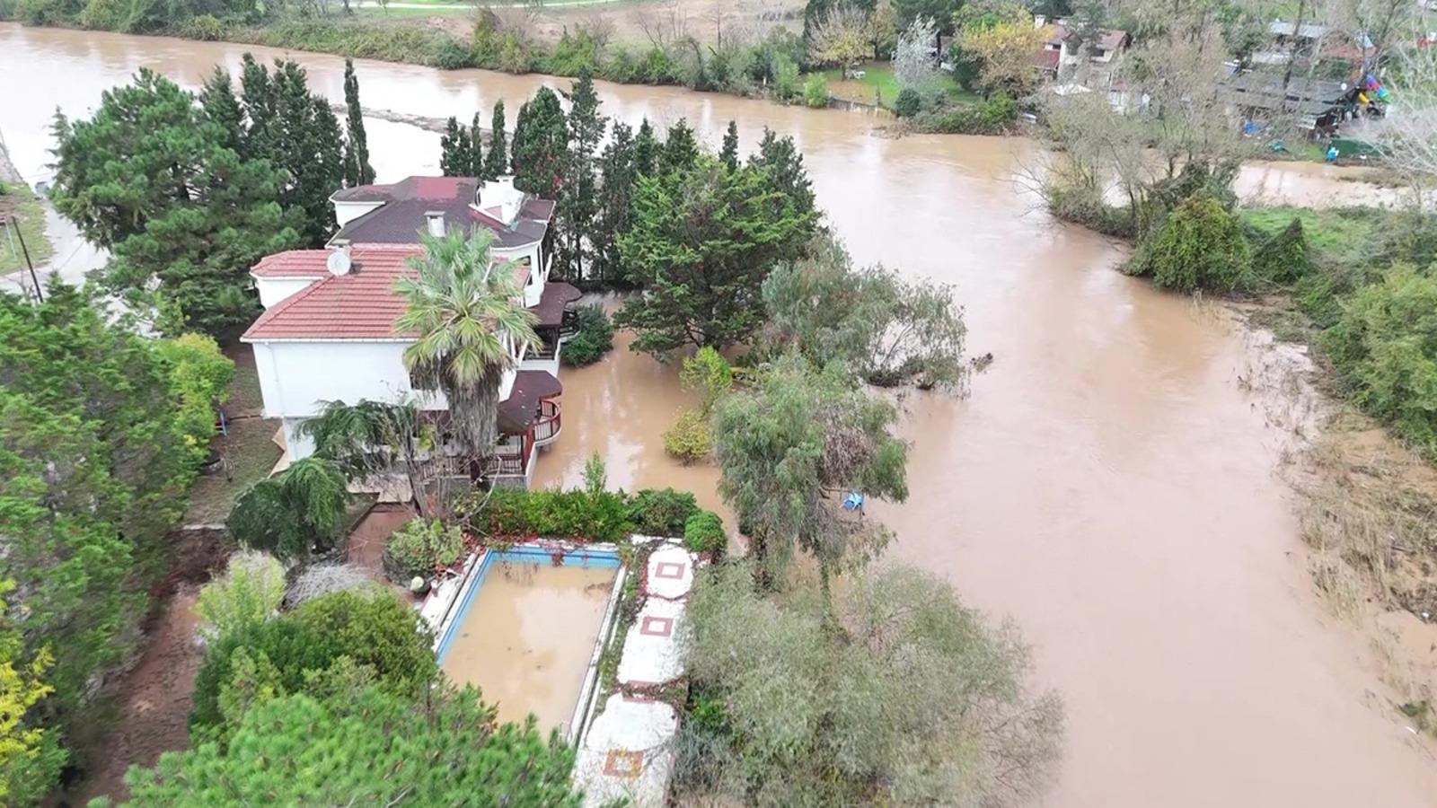Şile'de Sel Felaketi: 3 Kardeş Evlerinde Mahsur Kaldı