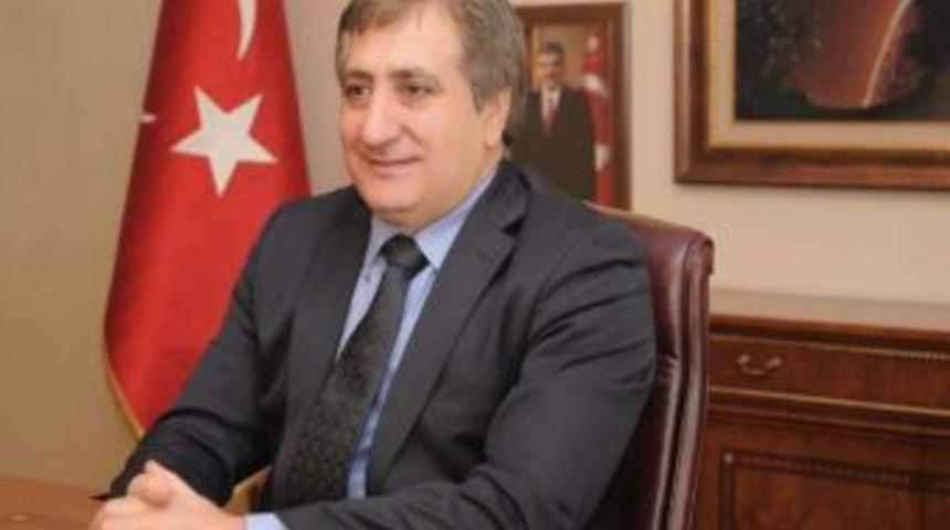 Karab&uuml;k Valisi K&uuml;&ccedil;&uuml;k: Pazar akşamına kadar t&uuml;m k&ouml;y yollarını a&ccedil;mayı hedefliyoruz