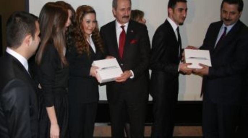 Bakan &Ccedil;elik'ten Zafer &Ccedil;ağlayan'a: Konuşmak kolay ama...