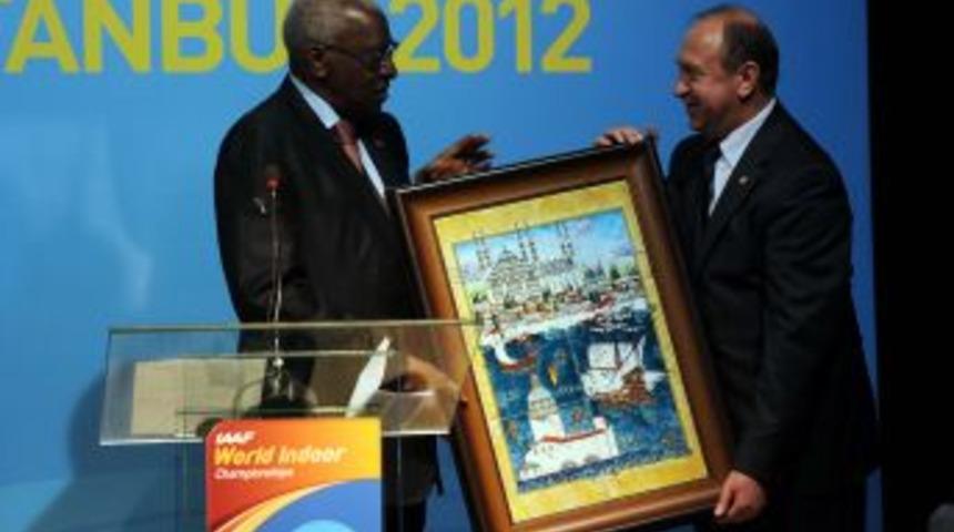 IAAF Başkanı Lamine Diack'ten T&uuml;rkiye'ye &ouml;vg&uuml;