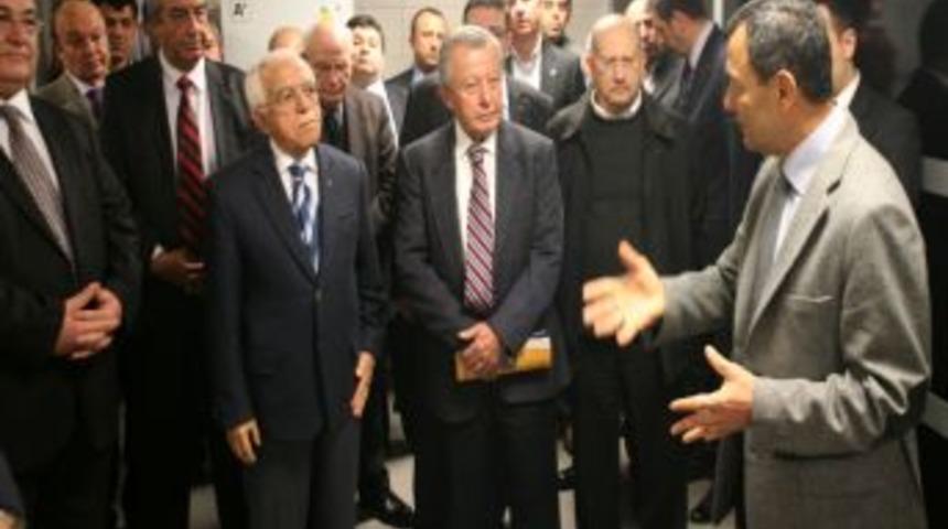 İzmirli işadamları ders verecekleri Gediz &Uuml;niversitesi'ne fabrikalarını a&ccedil;tı