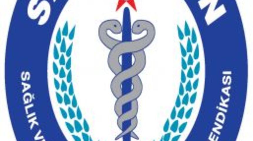 Dizide hemşireye k&uuml;fredilmesine sağlık&ccedil;ılardan tepki