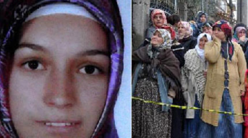 Gelin-kaynana boğazları kesilerek &ouml;ld&uuml;r&uuml;ld&uuml;