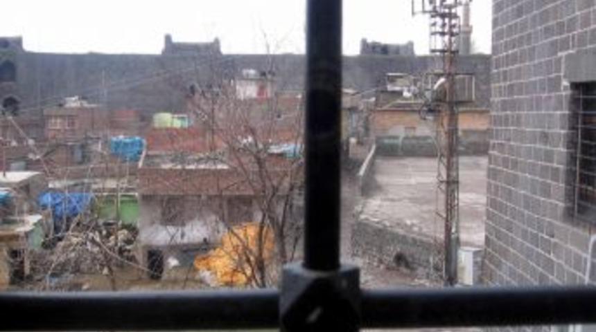 Şehit 27 sahabe t&uuml;rbesine yakışmayan g&ouml;r&uuml;nt&uuml;