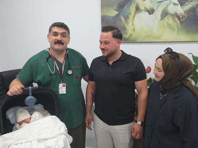 Acil serviste başlayan hikaye bebeğin ismiyle ta&ccedil;landı