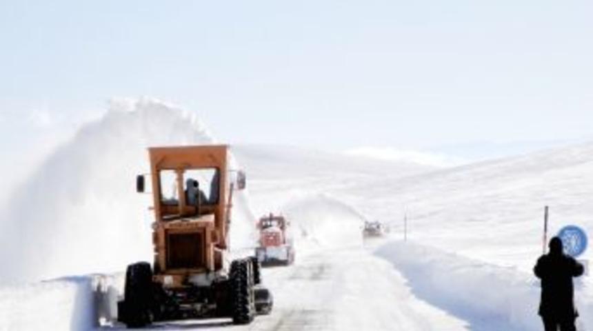 Yoğun kar ve soğuk hava, Karayolları'nın tuz harcamalarını arttırdı