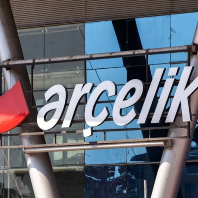Zarar a&ccedil;ıklayan Ar&ccedil;elik i&ccedil;in hedef fiyatta b&uuml;y&uuml;k makas