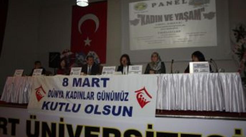 Siirt &Uuml;niversitesi'nde kadın ve yaşam paneli