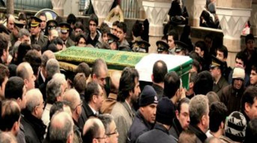 &Uuml;niversite &ouml;ğrencisi Oğuzhan'un &ouml;l&uuml;m&uuml; yargı camiasını yasa boğdu