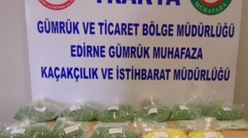 Kapıkule&rsquo;de 51 bin 780 adet uyuşturucu hap ele ge&ccedil;irildi