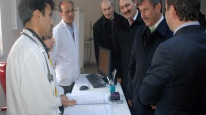 Vali Yılmaz, Almus'ta tamamlanan devlet hastanesinde incelemelerde bulundu