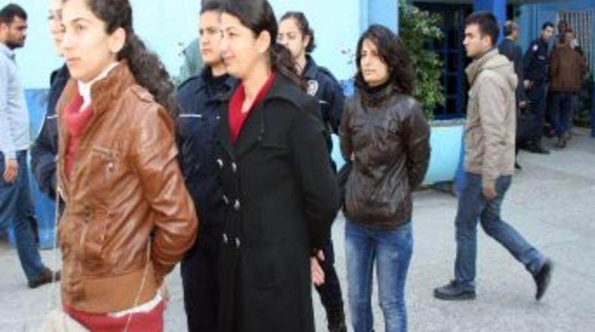 KCK operasyonunda g&ouml;zaltına alınan 41 kişi adliyeye sevk edildi