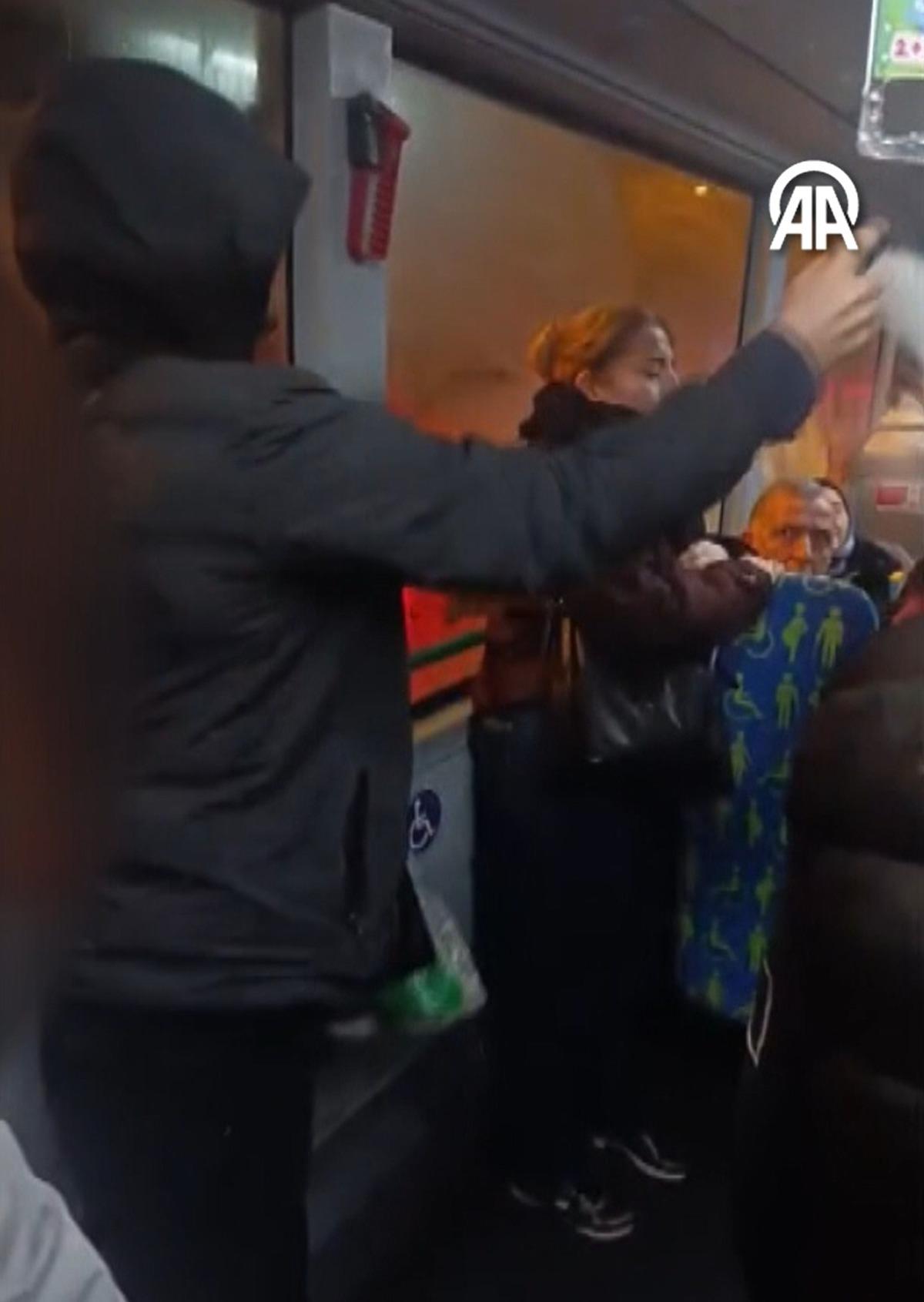 Kadıköy de otobüste biber gazlı saldırı! 2