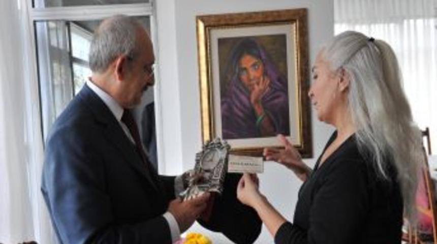 Kılı&ccedil;daroğlu, Cem Karaca'nın eşini ziyaret etti