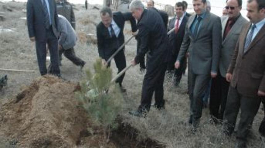 Karakaya: Hapisteki gazeteciler ter&ouml;rle m&uuml;cadele yasasından dolayı i&ccedil;erdeler