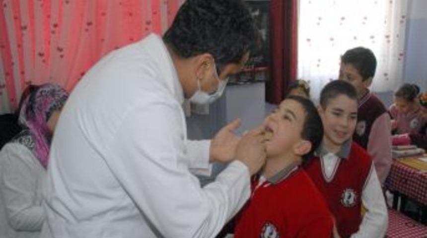 Burdur&rsquo;da 650 &ouml;ğrenci diş taramasından ge&ccedil;ti