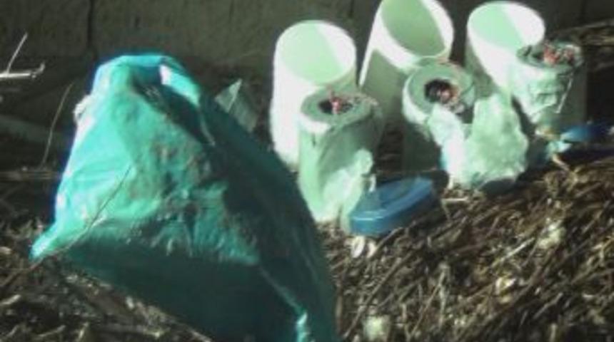 Başkan yardımcısının evinde 7.5 kilogram patlayıcı yakalandı