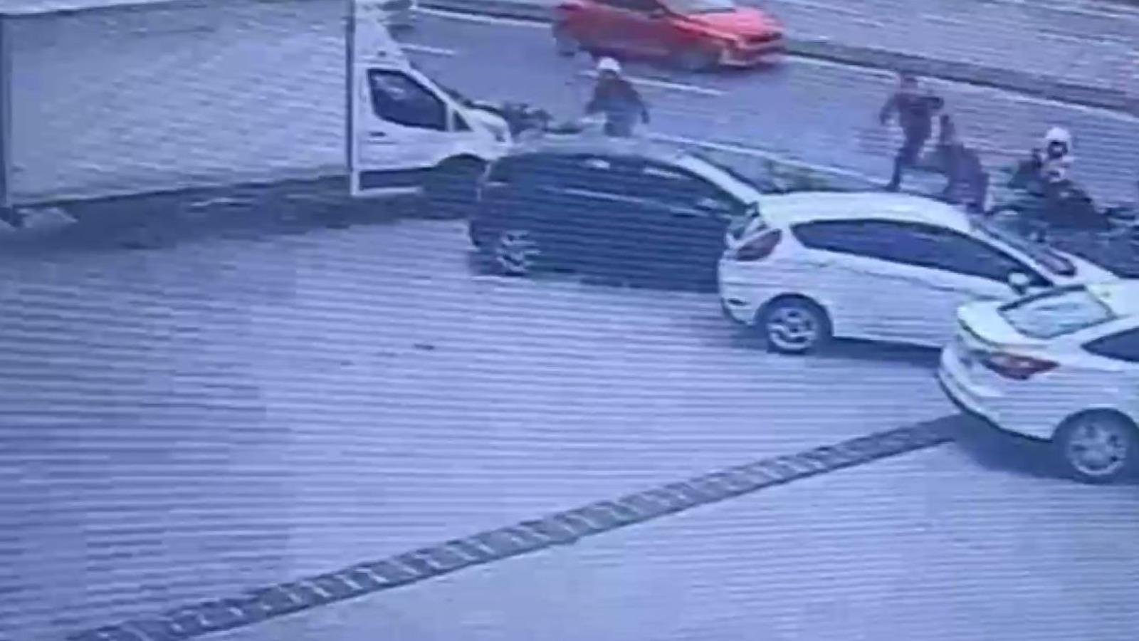 Küçükçekmece’de polis ekiplerinden kaçan şahsın üzerinden uyuşturucu çıktı