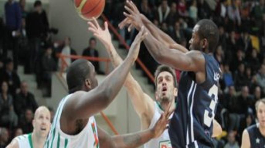 Anadolu Efes’i 76 - 67 geçen Banvit, finale yükseldi