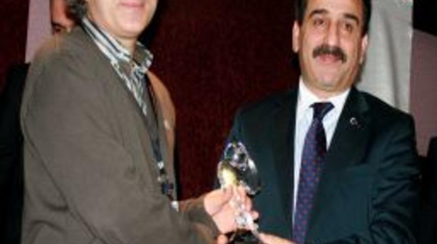 Prof. Dr. &Ouml;mer &Ouml;zkan &lsquo;yılın hekimi&rsquo; se&ccedil;ildi