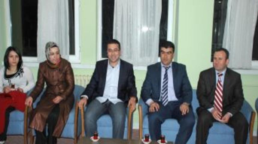 Eğitim G&ouml;n&uuml;lleri Derneği &ouml;ğretmenleri yemekte buluşturdu