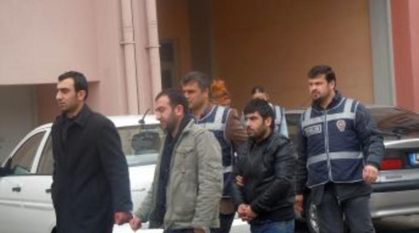 Kocaeli'nde 11 zehir taciri adliyeye sevk edildi