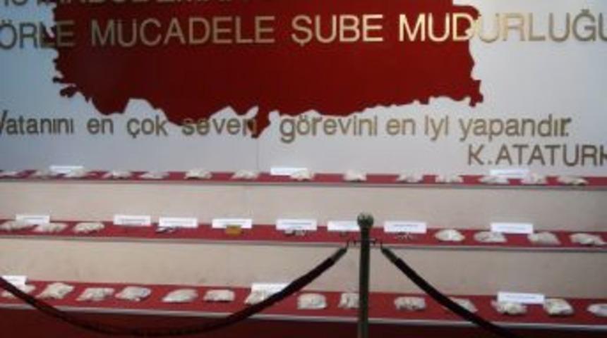 'Bomba' operasyonu polis kamerasında