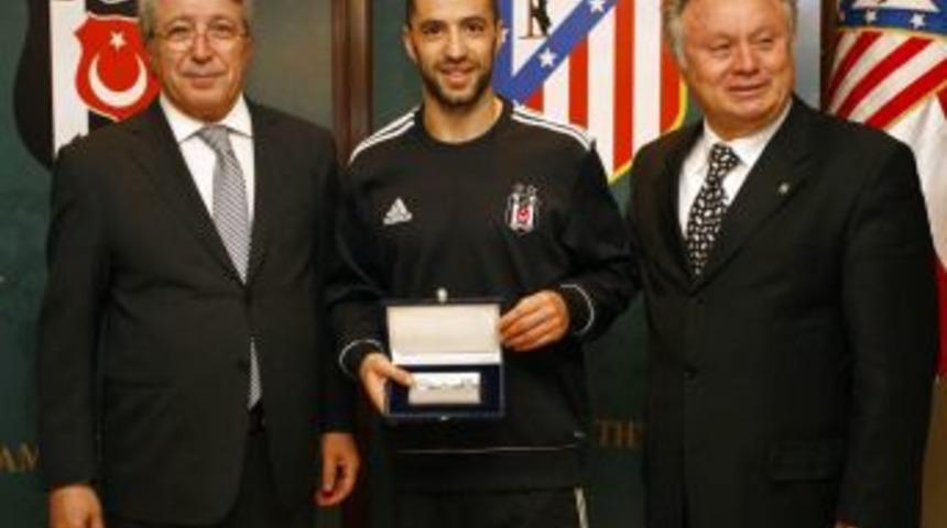 Simao'ya İspanyollardan plaket