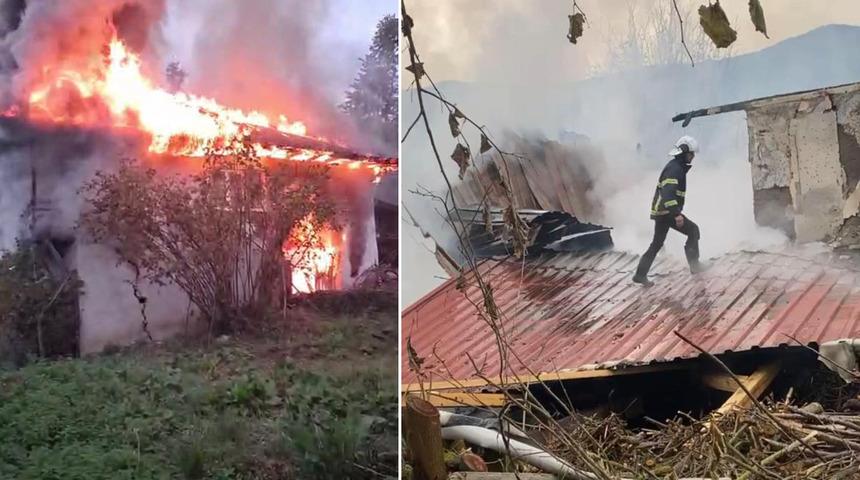 Uykusunda tek katlı evi küle döndü, camdan atlayarak canını kurtardı