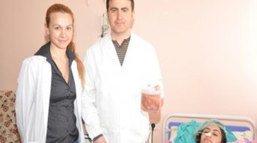 Tatvan Devlet Hastanesi'nde ilk karaciğer kisti ameliyatı yapıldı