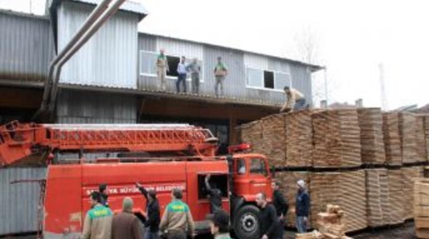 Parke fabrikasında yangın