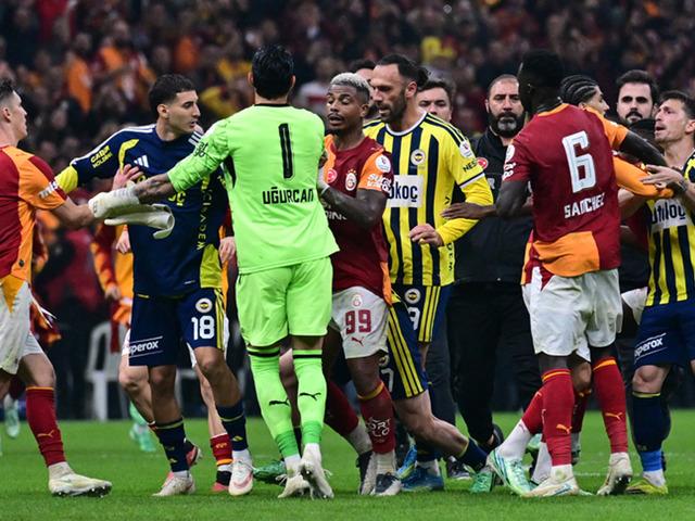 Galatasaray'dan Fenerbah&ccedil;e'nin a&ccedil;ıklamasına &ccedil;ok sert yanıt