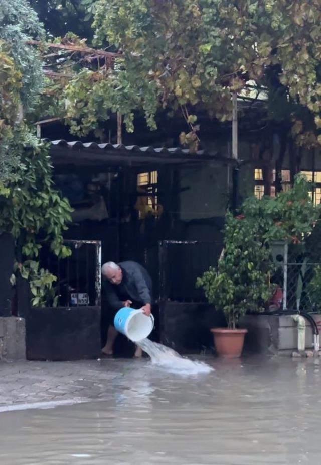 Fethiye’de sağanak yağış hayatı olumsuz etkiledi 2