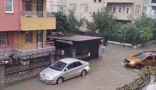 Fethiye’de sağanak yağış hayatı olumsuz etkiledi