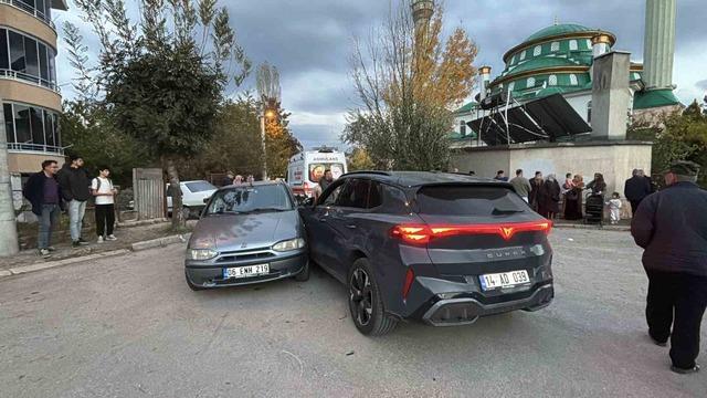 Bolu’da cip ile otomobil çarpıştı: 4 yaralı 5
